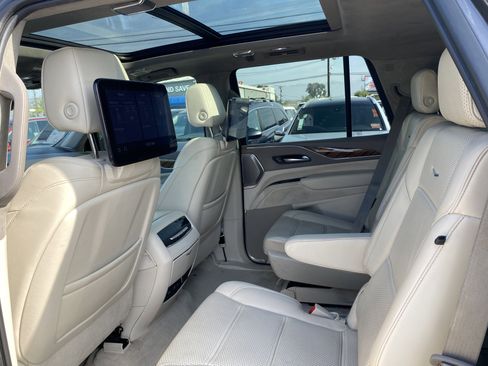 Used 2021 Cadillac Escalade Premium Luxury Platinum image 19