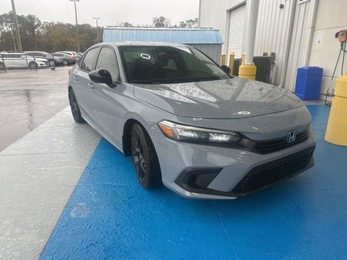 Used 2024 Honda Civic Sport image 4