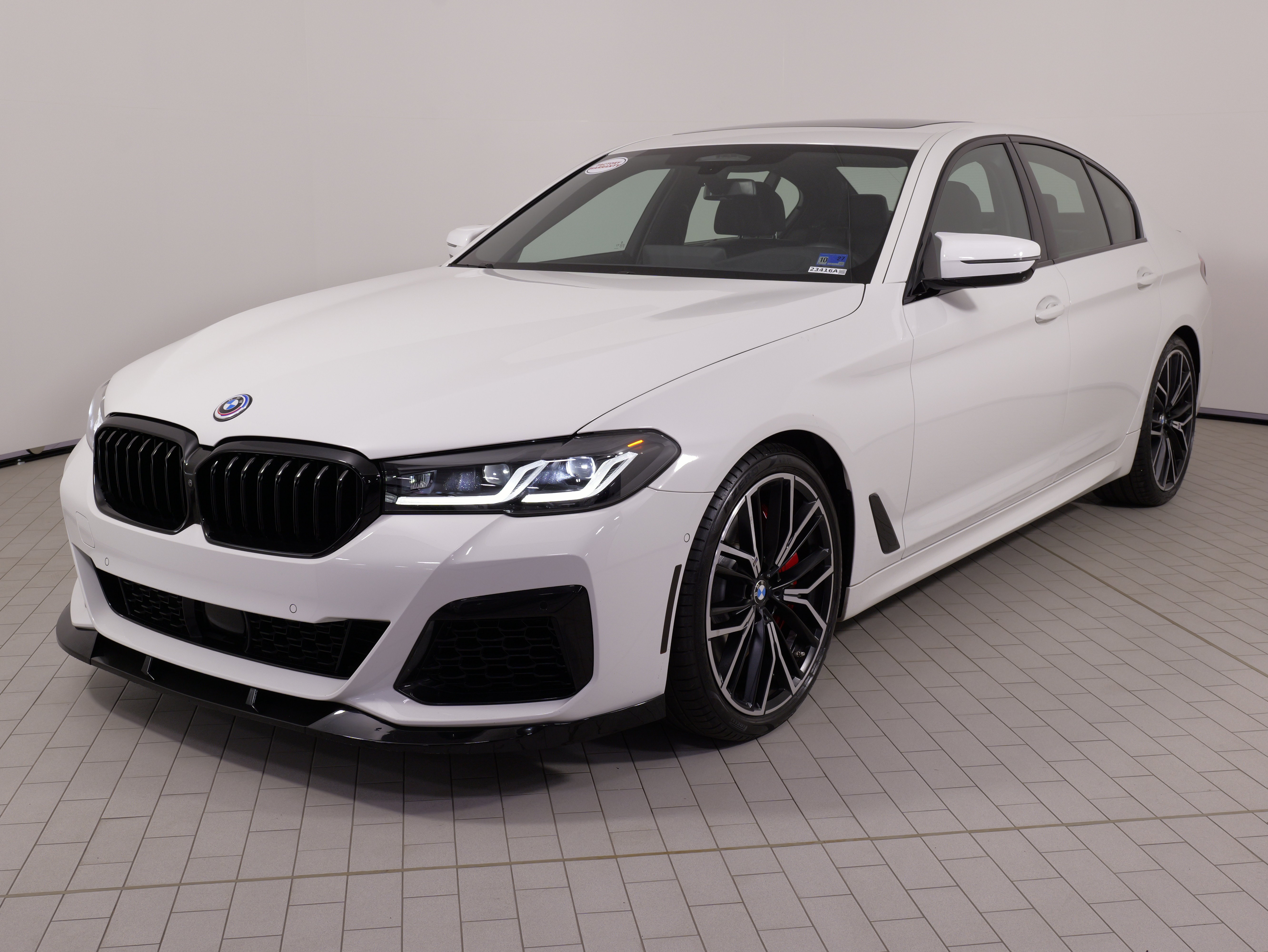 Used 2023 BMW M550i xDrive w/ Executive Package AWD/4WD image 4