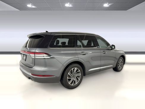 Used 2021 Lincoln Aviator 2WD w/ Elements Package image 9