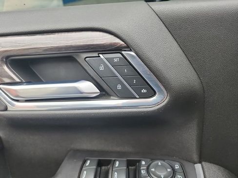 Used 2024 Chevrolet Silverado 2500 LTZ w/ LTZ Convenience Package image 19