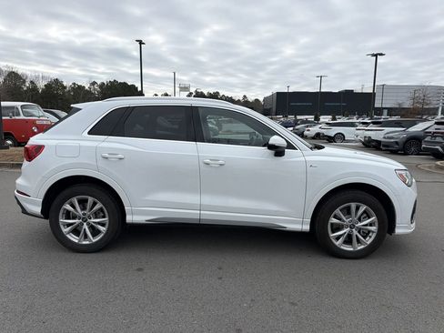 Used 2025 Audi Q3 2.0T Premium image 4