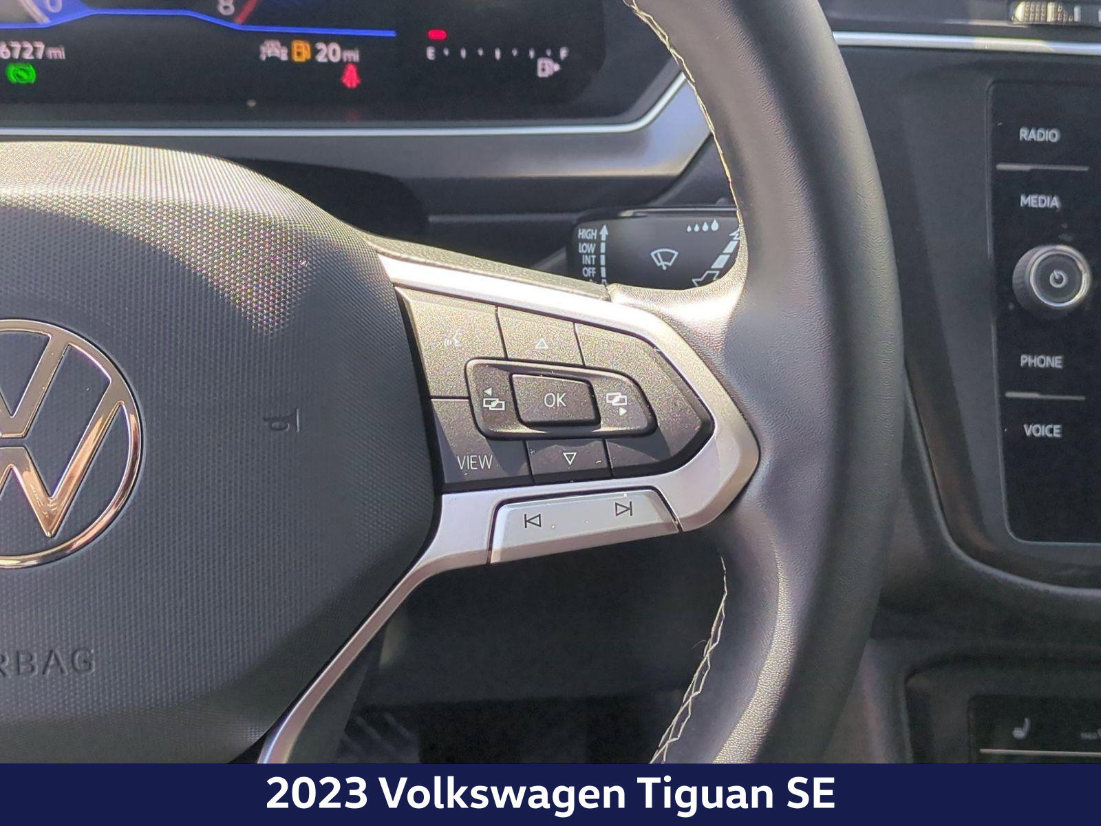 Used 2023 Volkswagen Tiguan SE FWD image 18