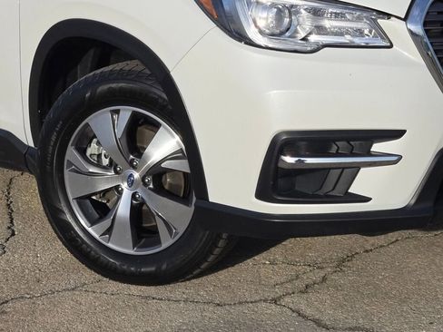 Used 2021 Subaru Ascent Premium image 3