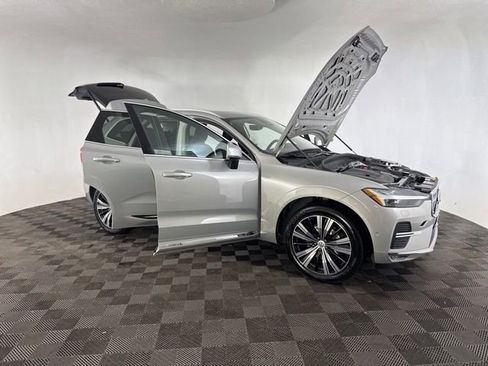Used 2023 Volvo XC60 B5 Plus image 15