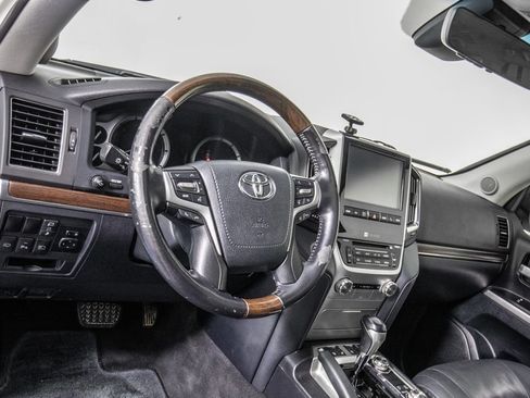 Used 2019 Toyota Land Cruiser AWD/4WD image 19