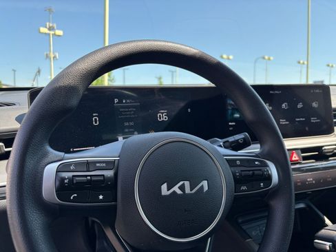 Used 2025 Kia K5 LXS FWD image 27