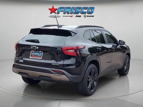 Used 2025 Chevrolet Trax ACTIV w/ Sunroof Package FWD image 7