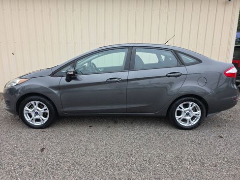 Used 2015 Ford Fiesta SE FWD image 9
