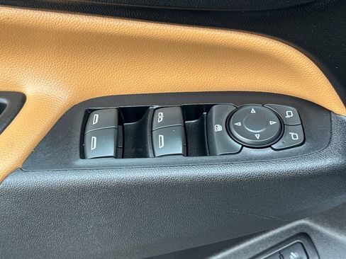 Used 2020 Chevrolet Equinox Premier w/ LPO, Floor Liner Package FWD image 11