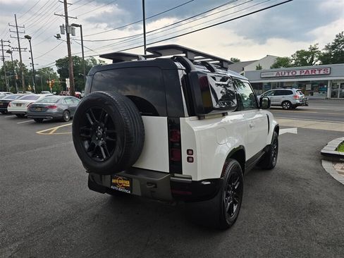 Used 2024 Land Rover Defender 90 X-Dynamic SE AWD/4WD image 3