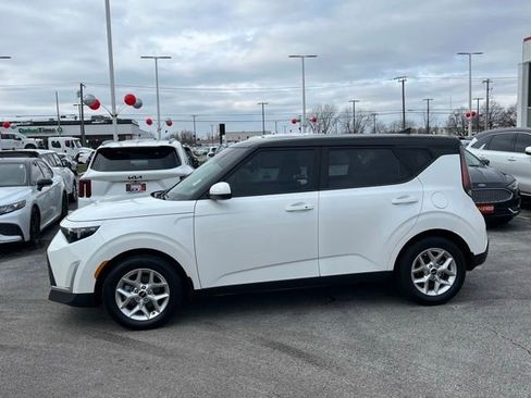 Certified 2023 Kia Soul S image 7