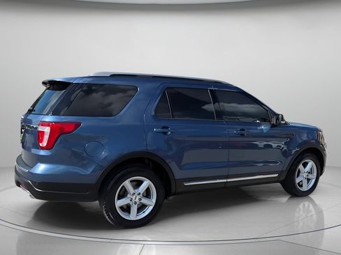 Certified 2018 Ford Explorer XLT w/ Equipment Group 202A image 30