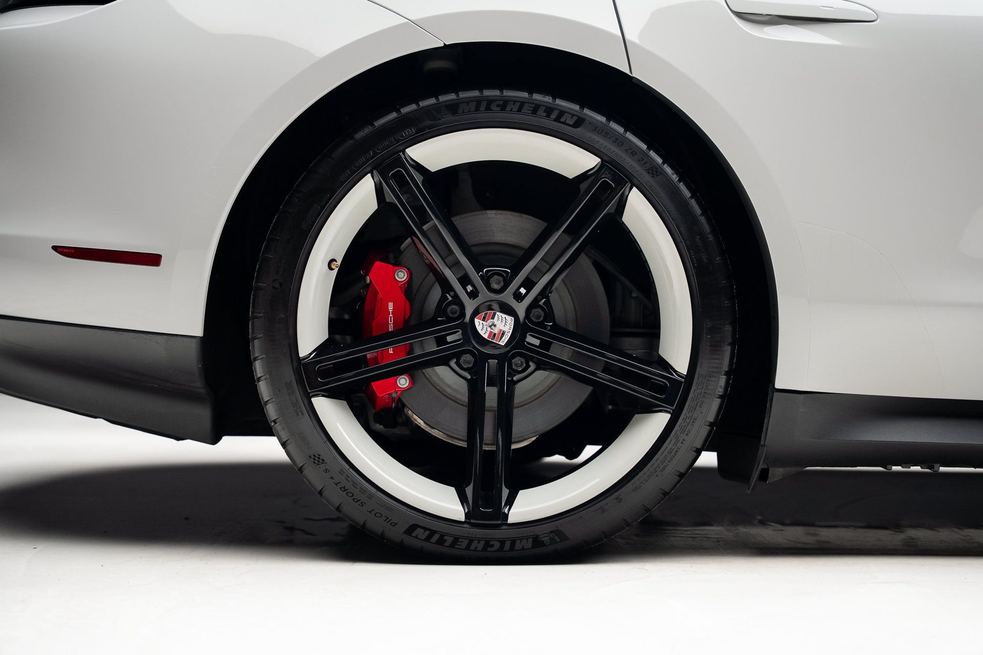 Used 2022 Porsche Taycan 4S AWD/4WD image 34