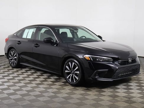 Used 2023 Honda Civic EX image 2