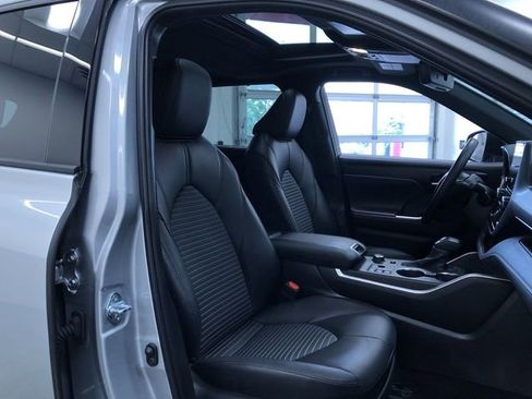 Certified 2025 Toyota Highlander XSE AWD/4WD image 22