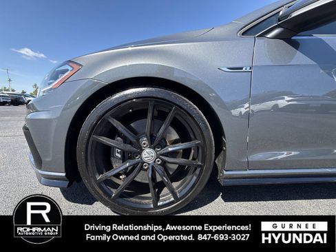Used 2019 Volkswagen Golf R 4-Door AWD/4WD image 11
