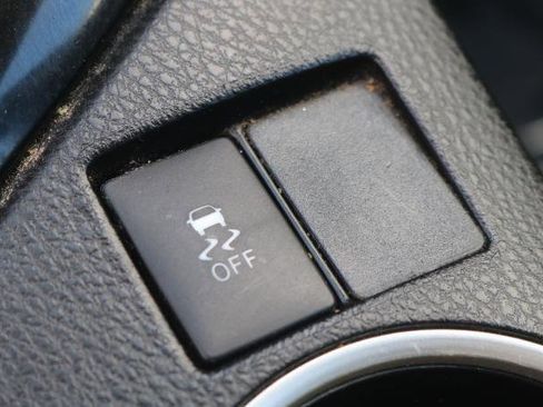 Used 2019 Toyota Corolla LE FWD image 12