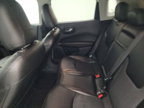 Used 2019 Jeep Compass Trailhawk AWD/4WD image 18