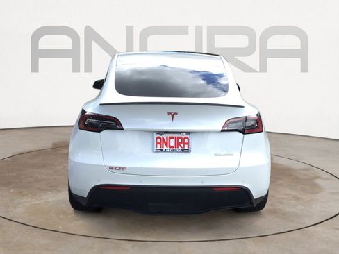 Used 2022 Tesla Model Y Performance AWD/4WD image 11