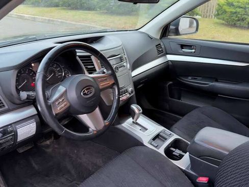 Used 2011 Subaru Outback 2.5i Premium w/ All-Weather Pkg image 11