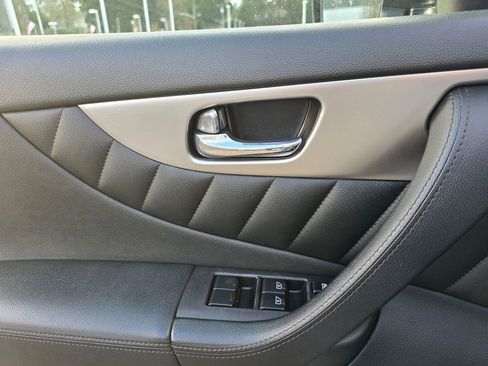 Used 2016 INFINITI QX70 2WD image 31