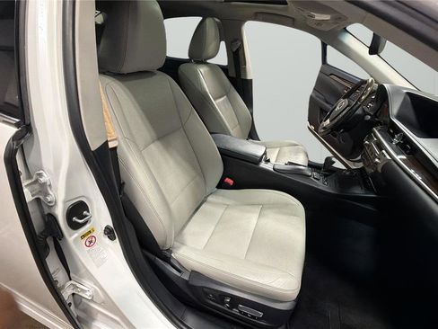 Used 2013 Lexus ES 350 w/ Luxury Pkg FWD image 14