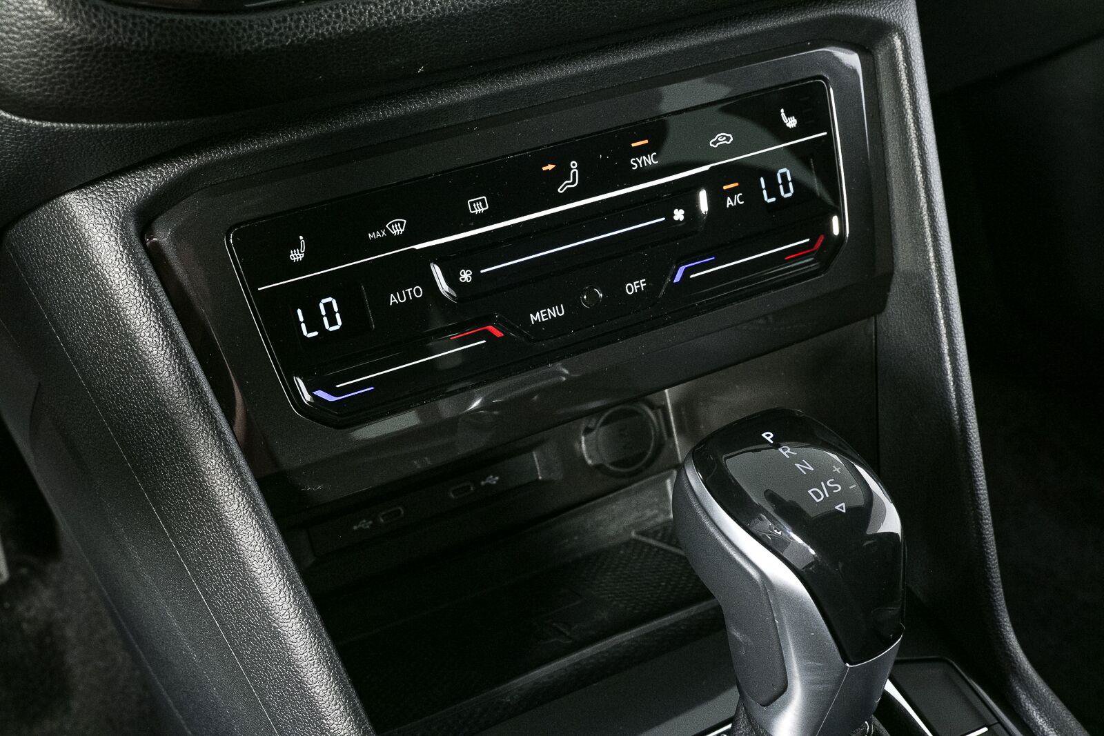 Certified 2023 Volkswagen Tiguan SE FWD image 15