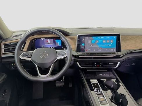 New 2025 Volkswagen Atlas SE image 23
