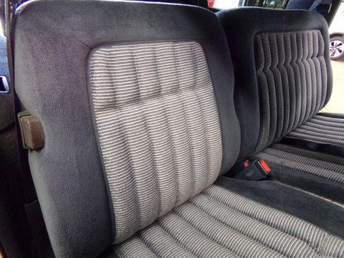 Used 1994 Chevrolet Suburban 4WD image 40