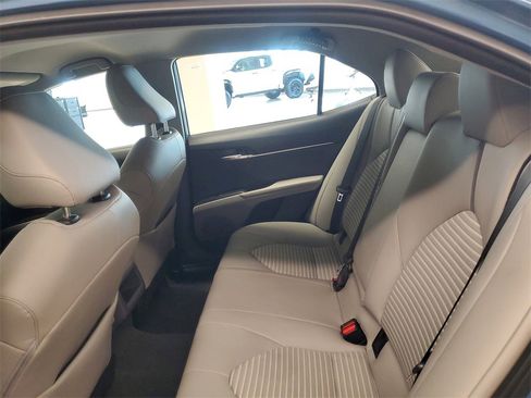 Used 2023 Toyota Camry SE image 10
