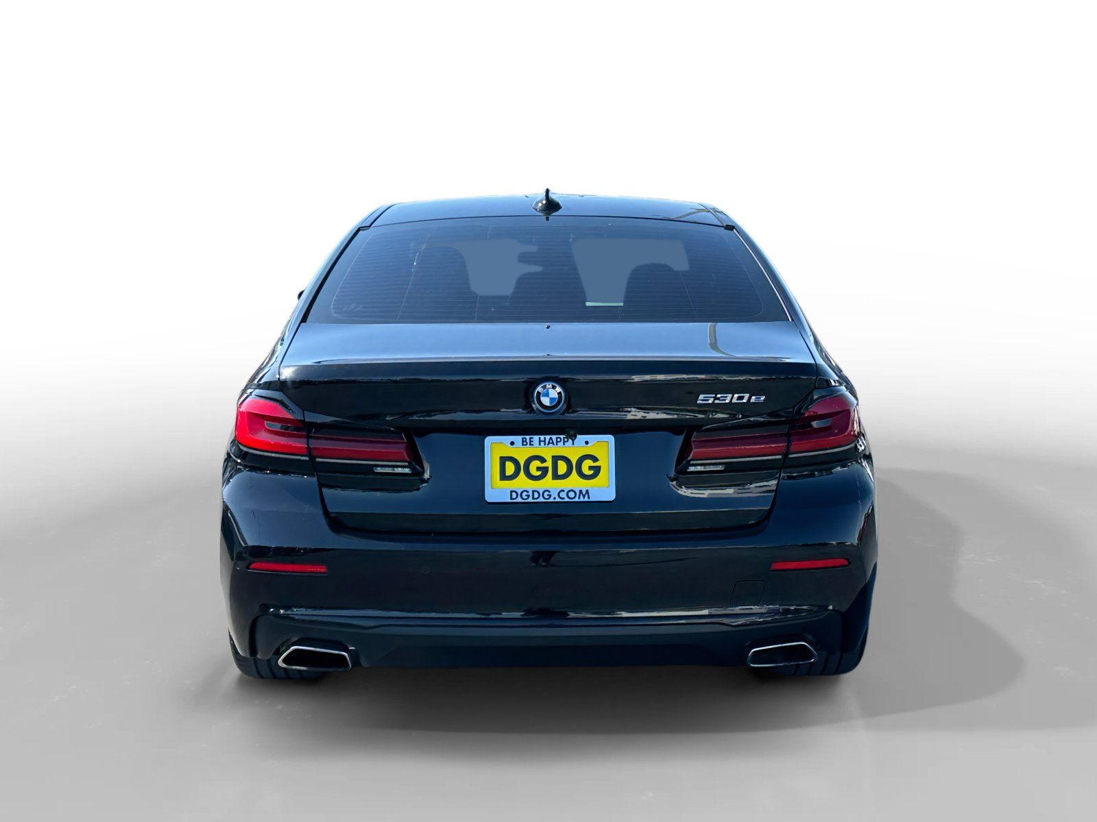 Used 2023 BMW 530e w/ Convenience Package RWD image 4