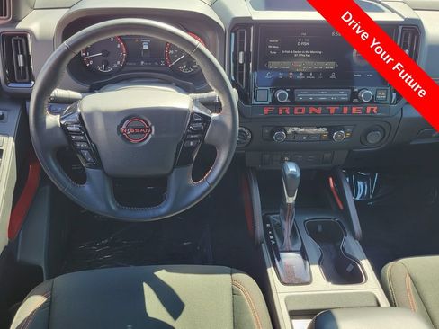 Used 2025 Nissan Frontier PRO-4X w/ Tow Package AWD/4WD image 6