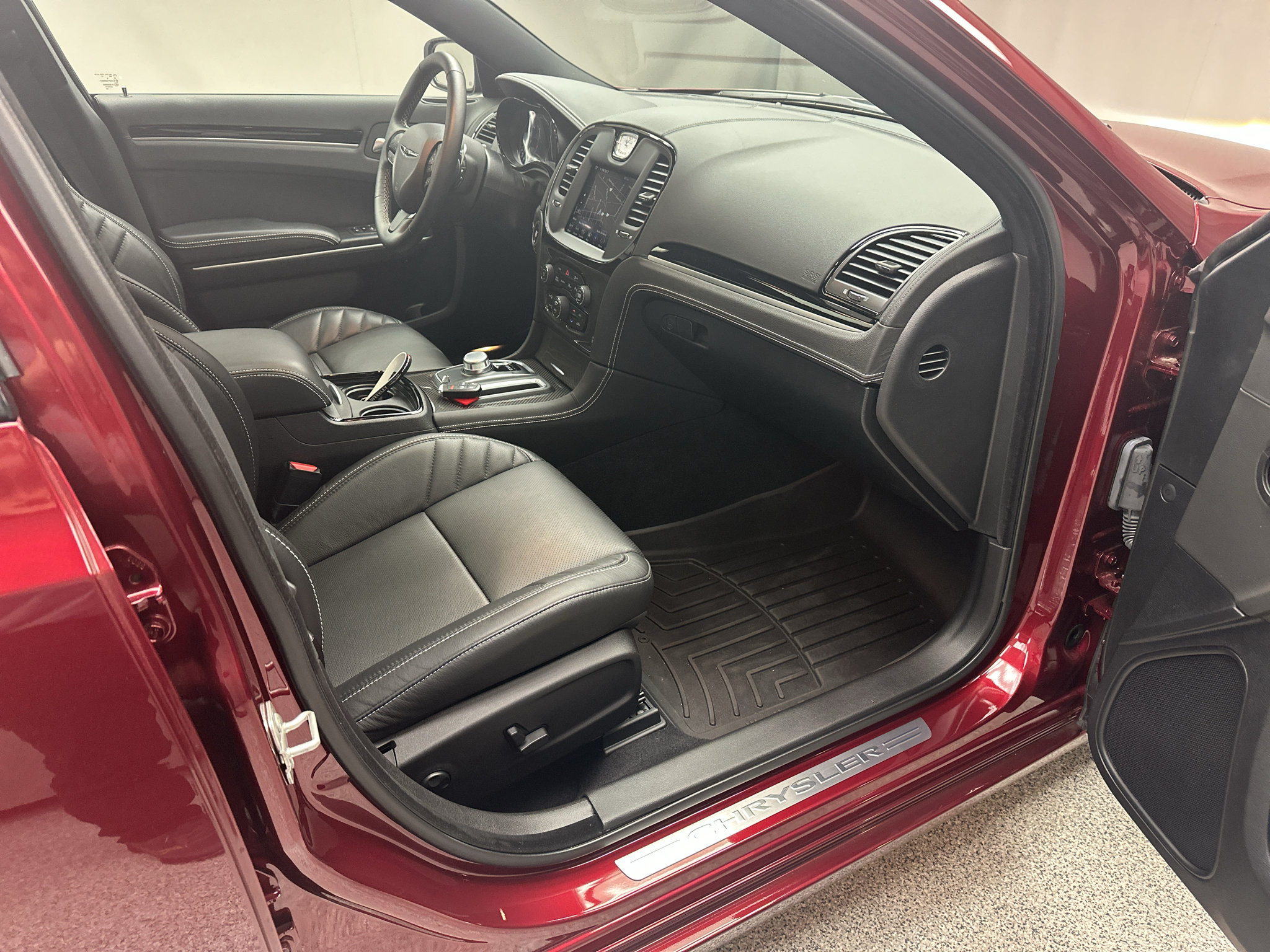 Used 2023 Chrysler 300 C RWD image 15