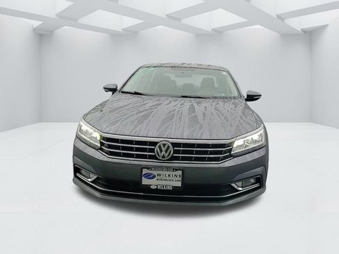 Used 2017 Volkswagen Passat 1.8T SE w/ SE Lighting Package image 2