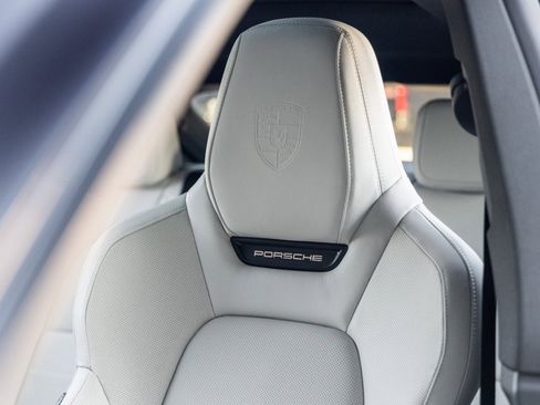 New 2025 Porsche Macan 4 Electric image 27