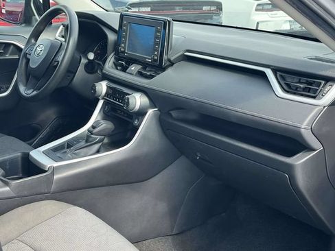 Used 2022 Toyota RAV4 XLE FWD image 24