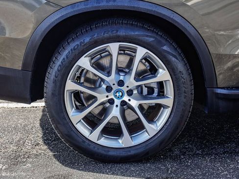 Used 2024 BMW X5 xDrive50e w/ Premium Package image 12