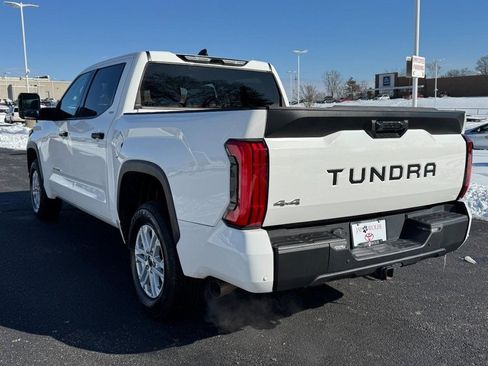 Used 2022 Toyota Tundra SR5 w/ SR5 Convenience Package image 7