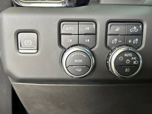 Used 2023 GMC Sierra 1500 AT4 w/ AT4 Premium Package AWD/4WD image 24