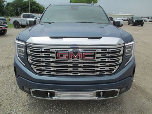 New 2026 GMC Sierra 1500 Denali w/ Denali Reserve Package AWD/4WD image 13