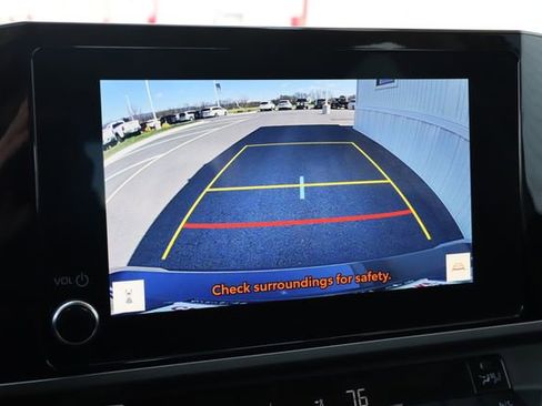 Used 2025 Toyota Camry LE FWD image 31
