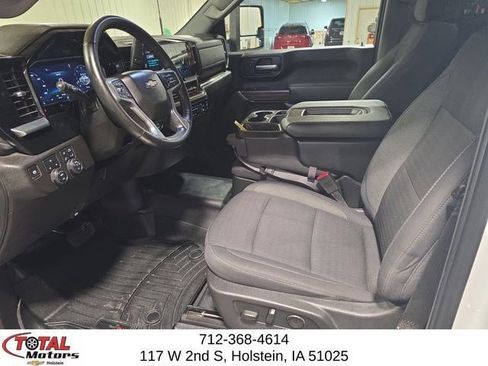 Used 2025 Chevrolet Silverado 3500 LT AWD/4WD image 11