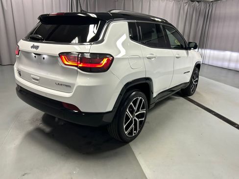 Used 2025 Jeep Compass Limited w/ Elite Group AWD/4WD image 7