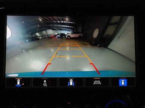 Used 2021 Chevrolet Bolt Premier w/ Infotainment Package image 27