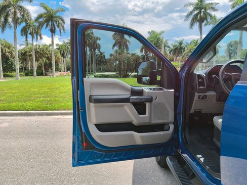 Used 2022 Ford F250 XL w/ Power Equipment Group AWD/4WD image 9