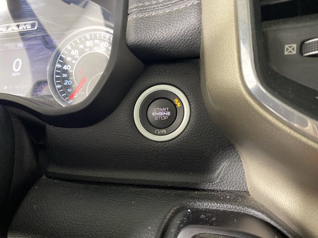 Used 2019 RAM 1500 Laramie AWD/4WD image 25