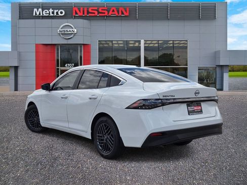 New 2027 Nissan Sentra SV w/ Floor Mat Package FWD image 4