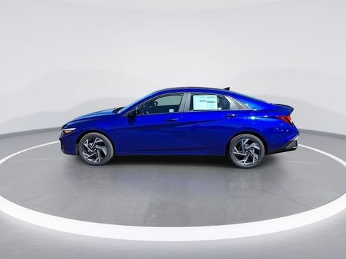 Used 2025 Hyundai Elantra Sport FWD image 5