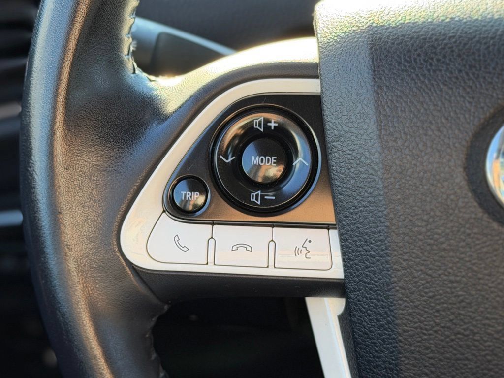 Used 2018 Toyota Prius Prime Plus FWD image 8